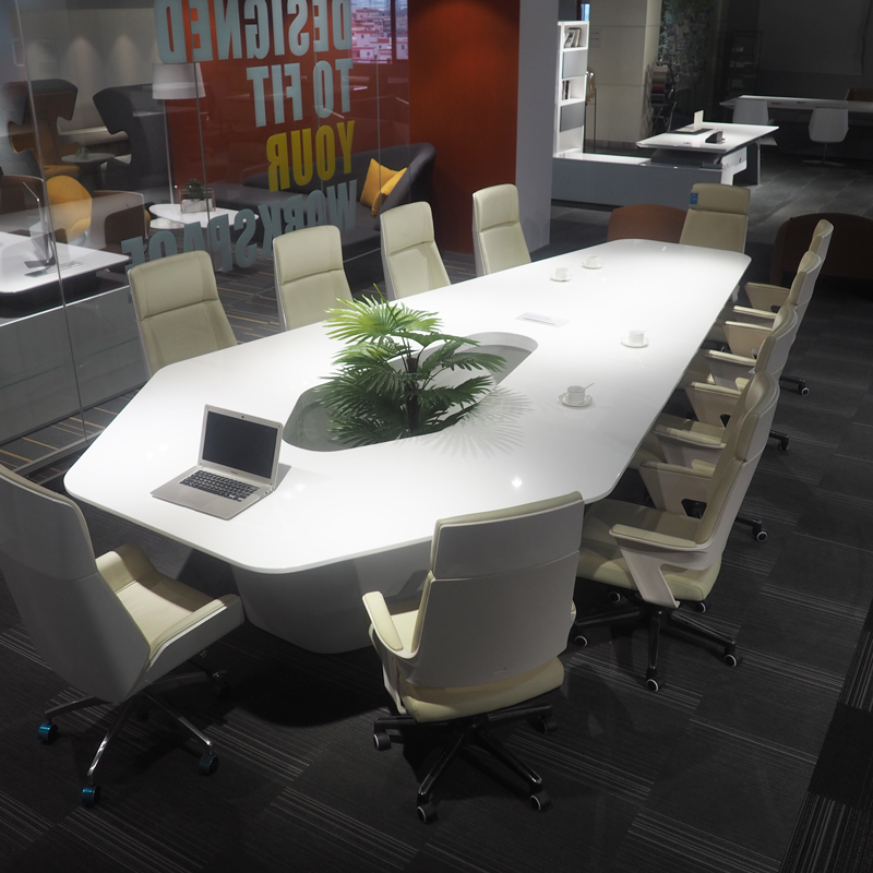 طاولة اجتماعات حديثة بيضاء ذكي - مراجعة High Tech Office Room وسعره