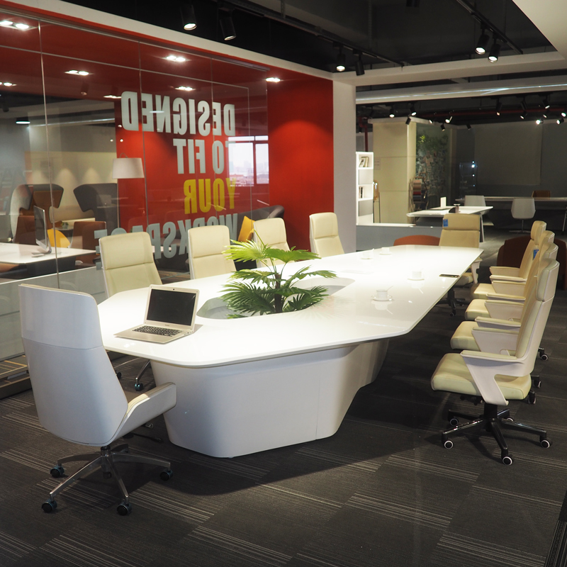 طاولة اجتماعات حديثة بيضاء ذكي - مراجعة High Tech Office Room وسعره