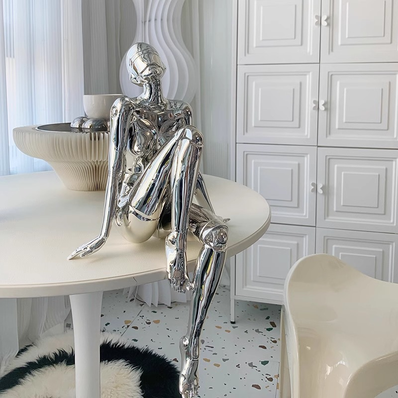 زينة ميوز، ديكورات مكتبية عالي - مراجعة High Tech Office Room وسعره